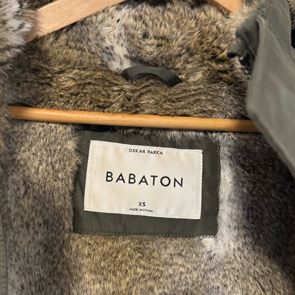 ARITZIA BABATON WINTER PARKA - ARMY GREEN (XS)  LIKE NEW CONDITION - Picture 4 of 8